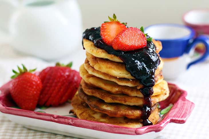 Syrniki cheese pancakes Clatite rusesti cu branza