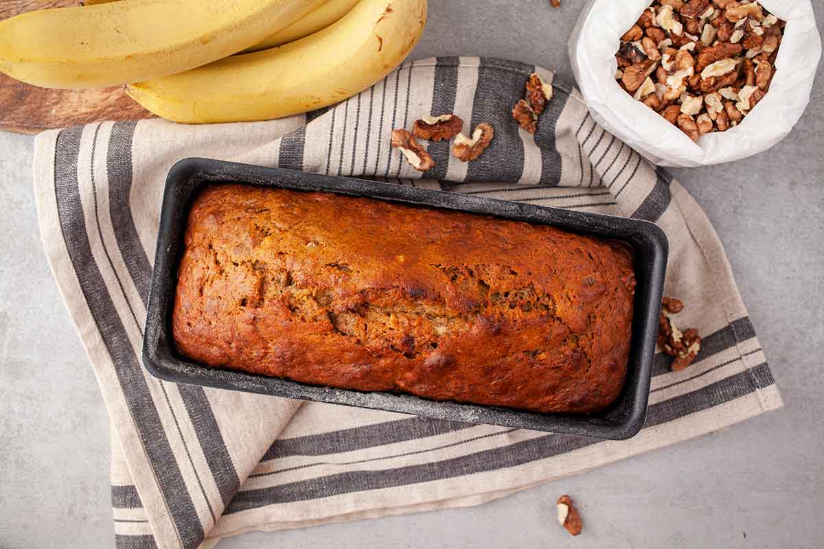 Easy Banana Bread with Walnuts