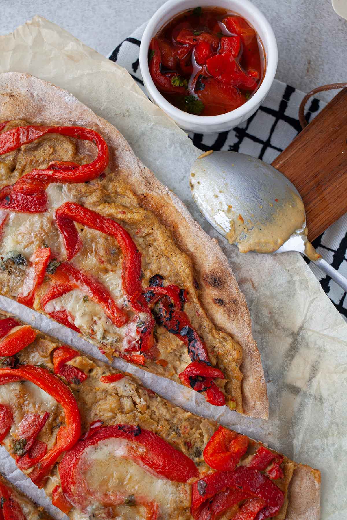 Hummus Flatbread pizza 