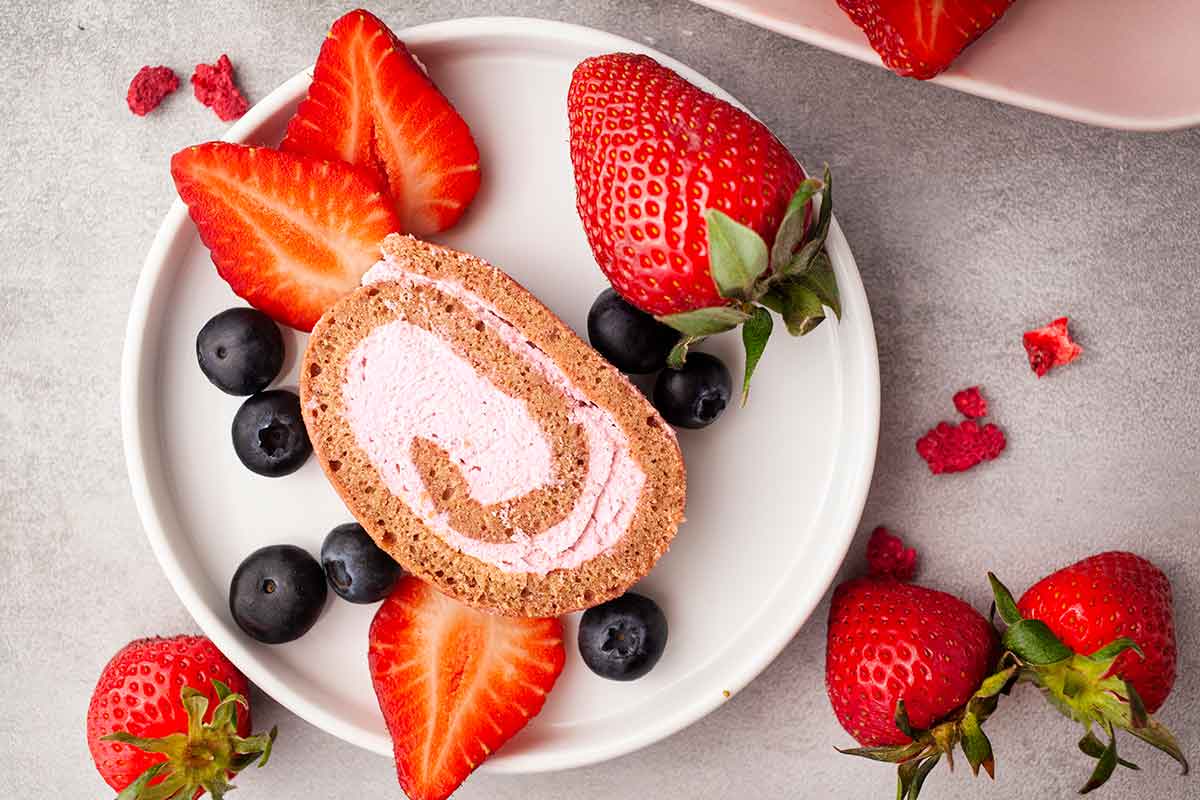 Strawberry Roll 