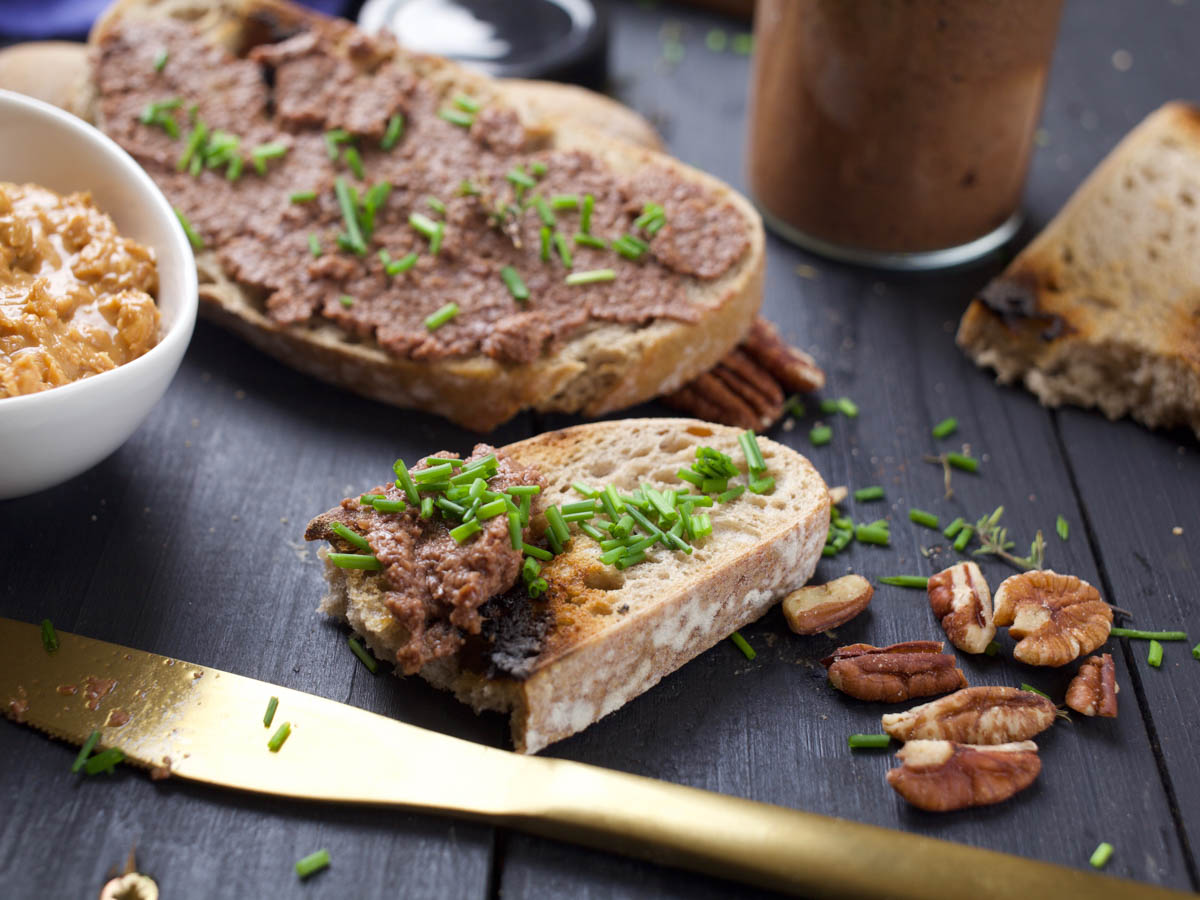 how to make Vegan Mushroom Pâté