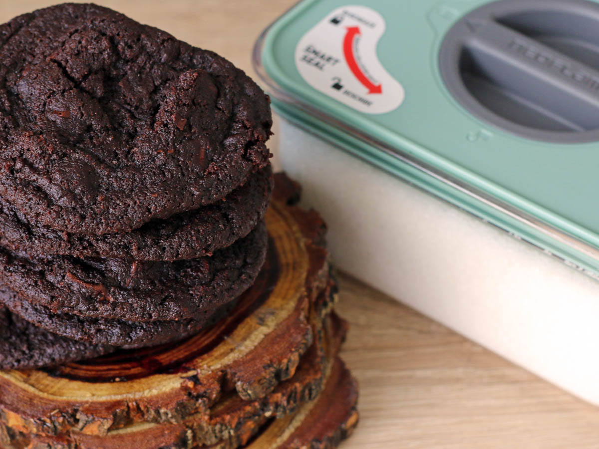 healthy double chocolate chip cookies