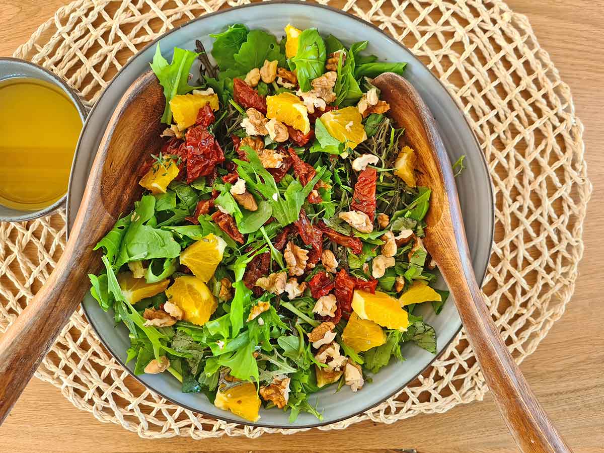 vitamin salad with dressing